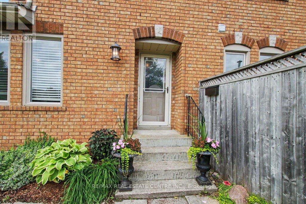278 LANGLAW DRIVE