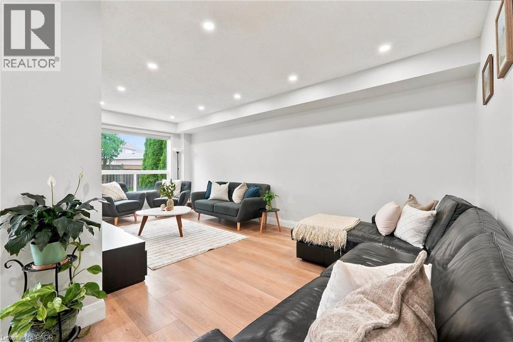76 LARDNER Street