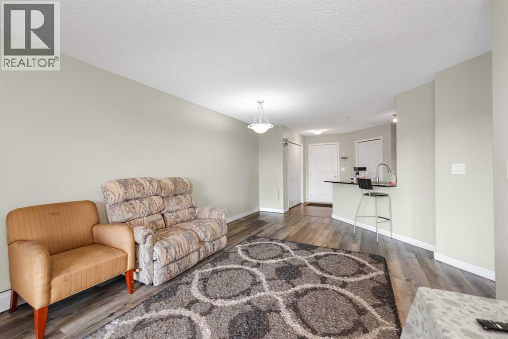 207, 5 Saddlestone Way NE