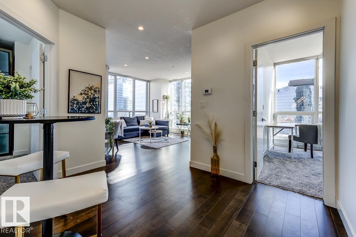 #1403 10238 103 ST NW