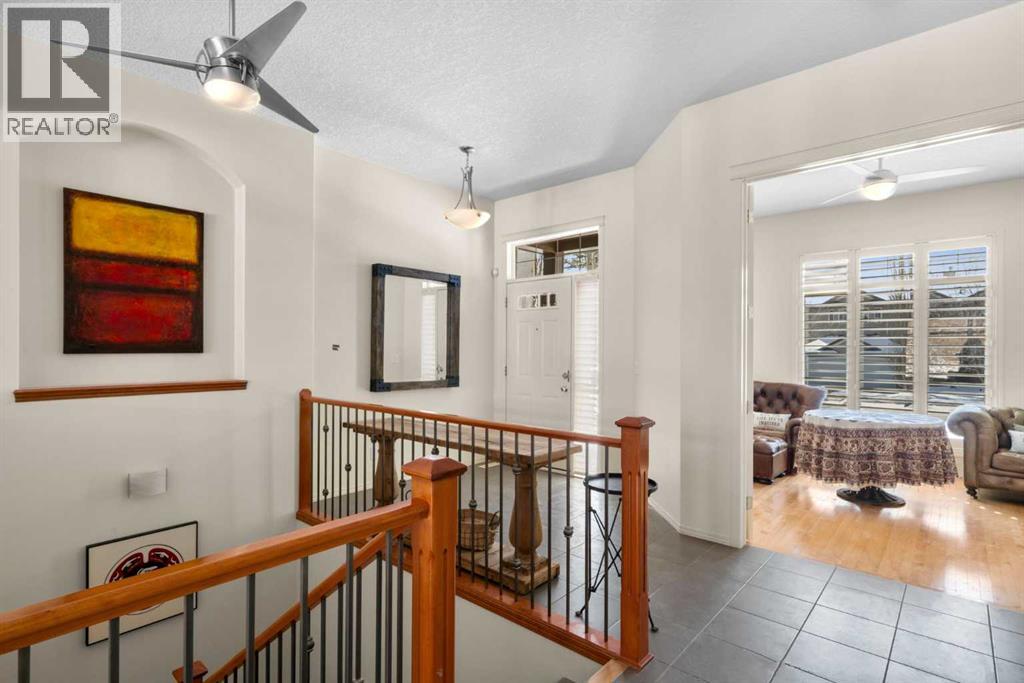 385 Discovery Ridge Boulevard SW