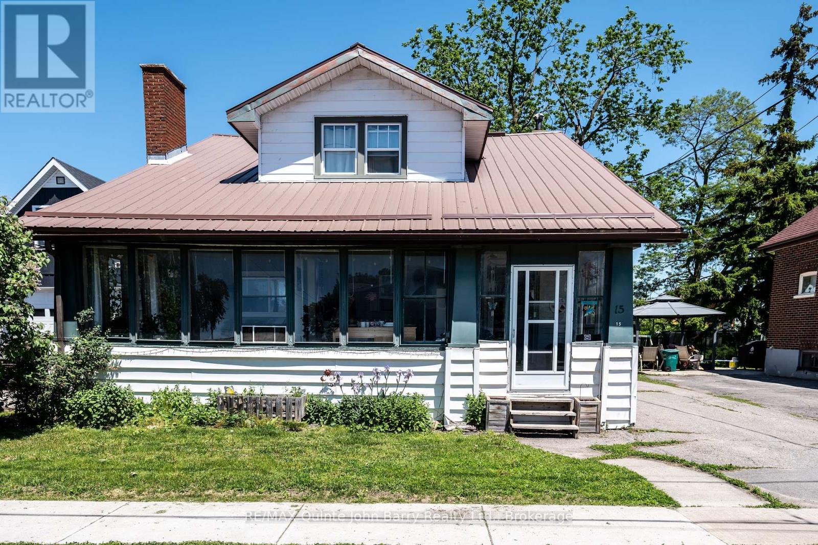 Photo 1 of 41 — 15 MERCIA STREET, Quinte West (Trenton Ward), ON K8V2P2