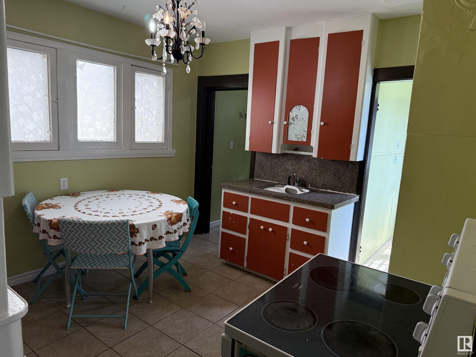 12027 93 ST NW