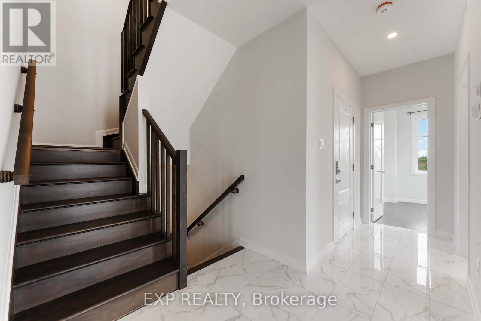 729 DONERAILE WALK