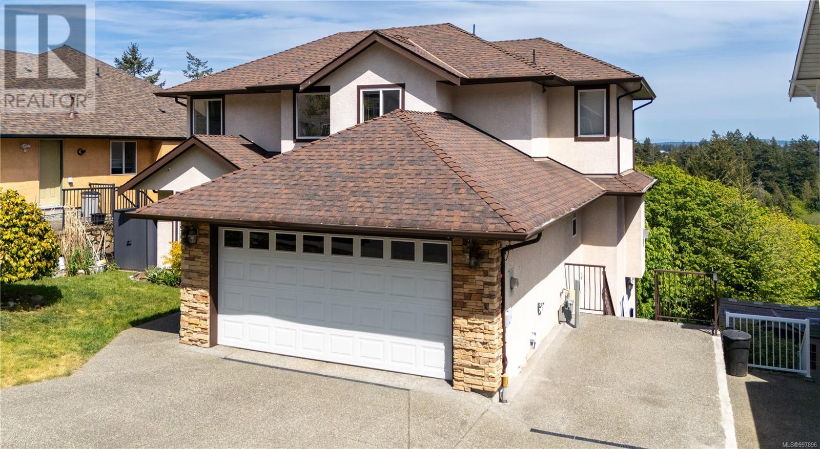 2562 Crystalview Dr