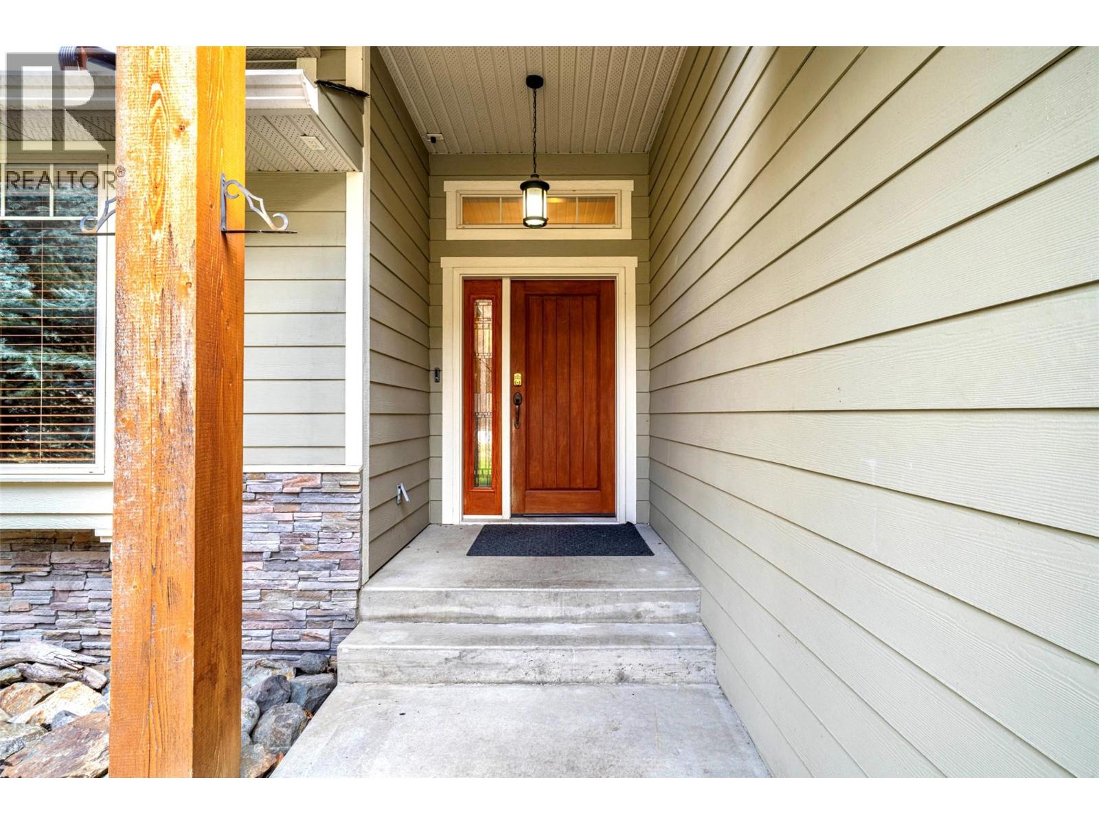 1701 Mountain View Avenue