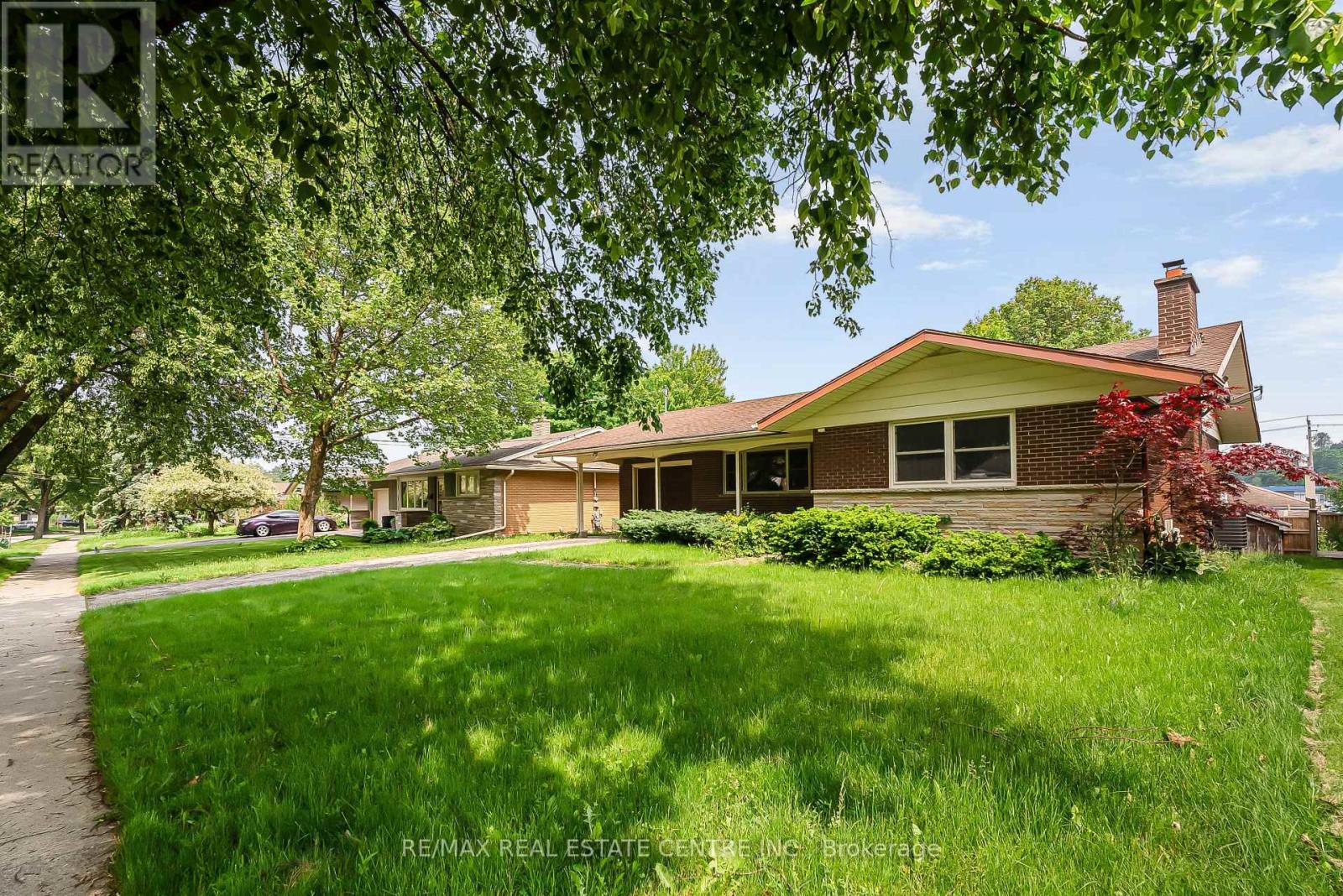 95 RIPPLEWOOD CRESCENT