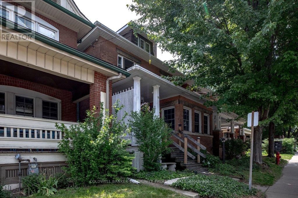 111 SPADINA AVENUE