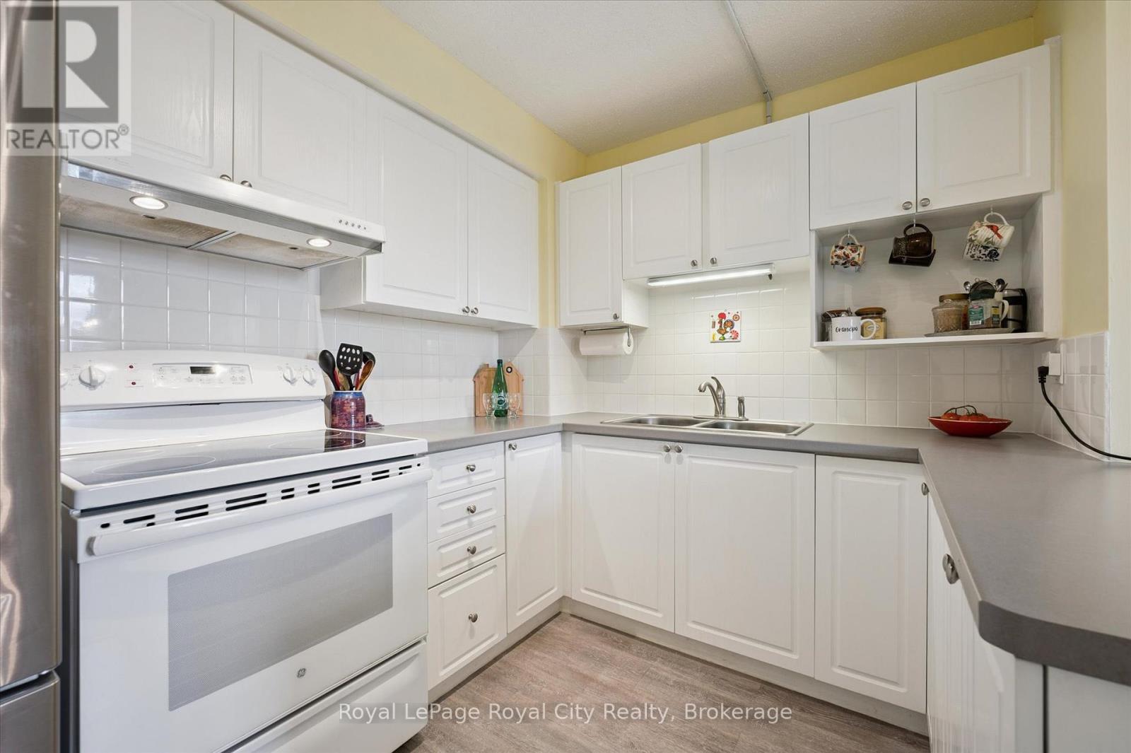 403 - 93 WESTWOOD ROAD