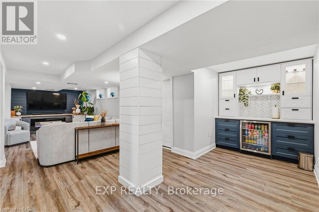 120 ELGIN CRESCENT