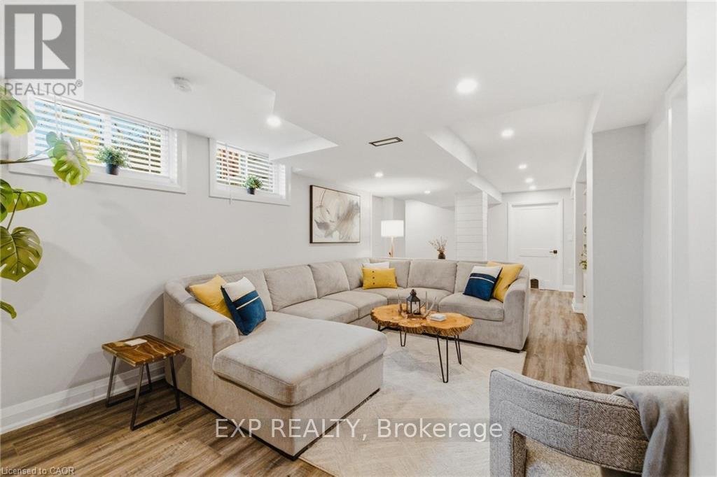 120 ELGIN CRESCENT