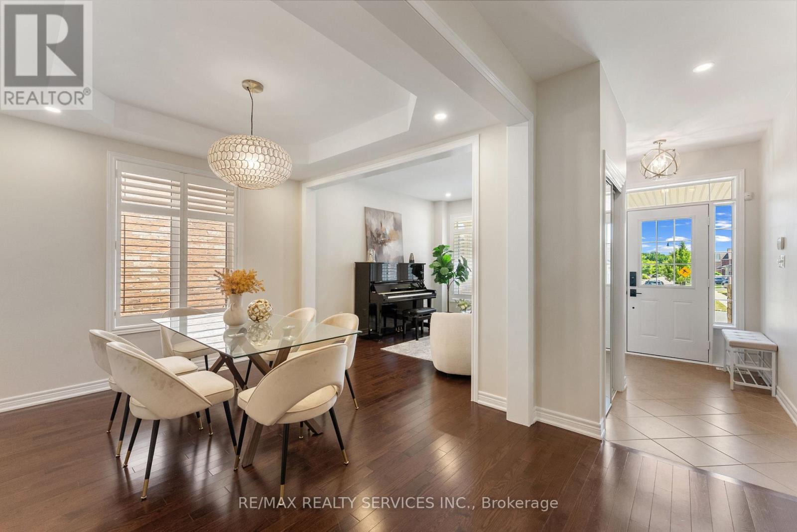 24 GEORGE ROBINSON DRIVE