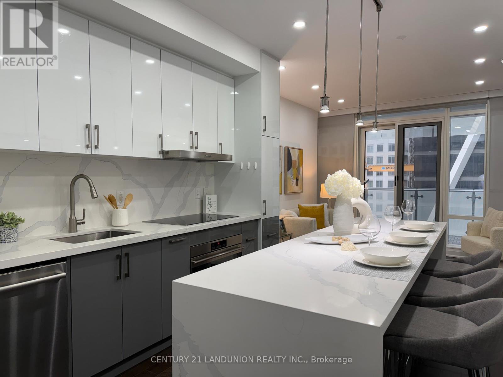 1508 - 1 BLOOR STREET E