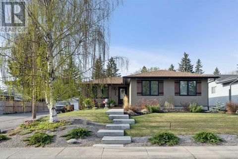 132 Lake Linnet Close SE Calgary AB T2J2J1
