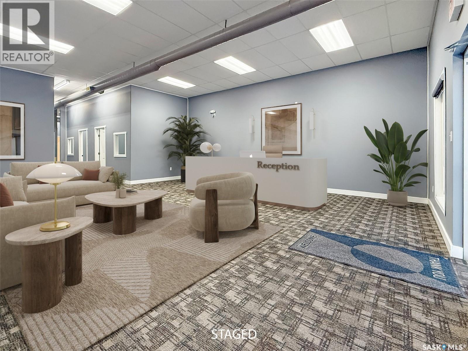 405 North Service ROAD W