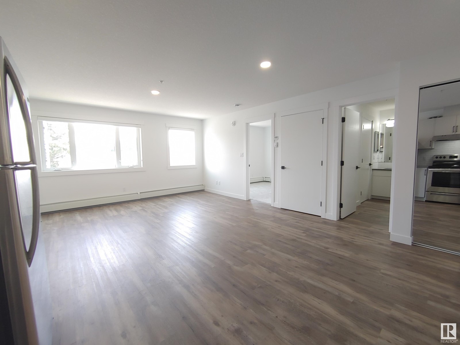 10882 98 ST NW
