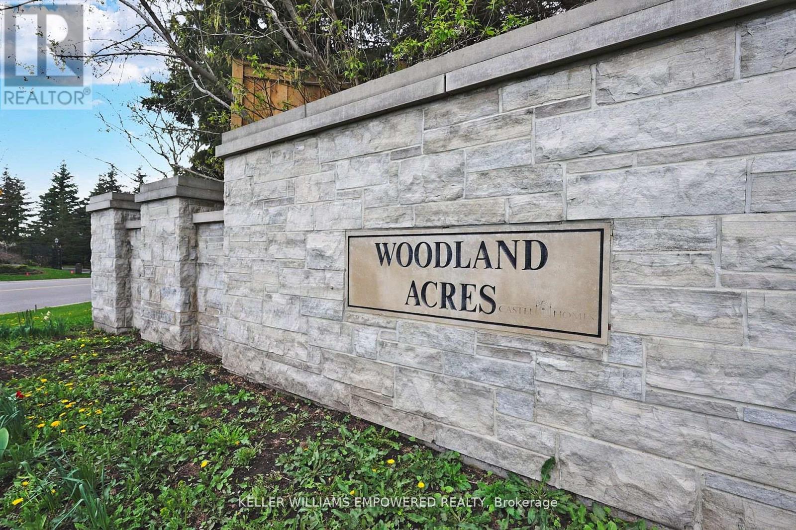 2 HONEY LOCUST COURT