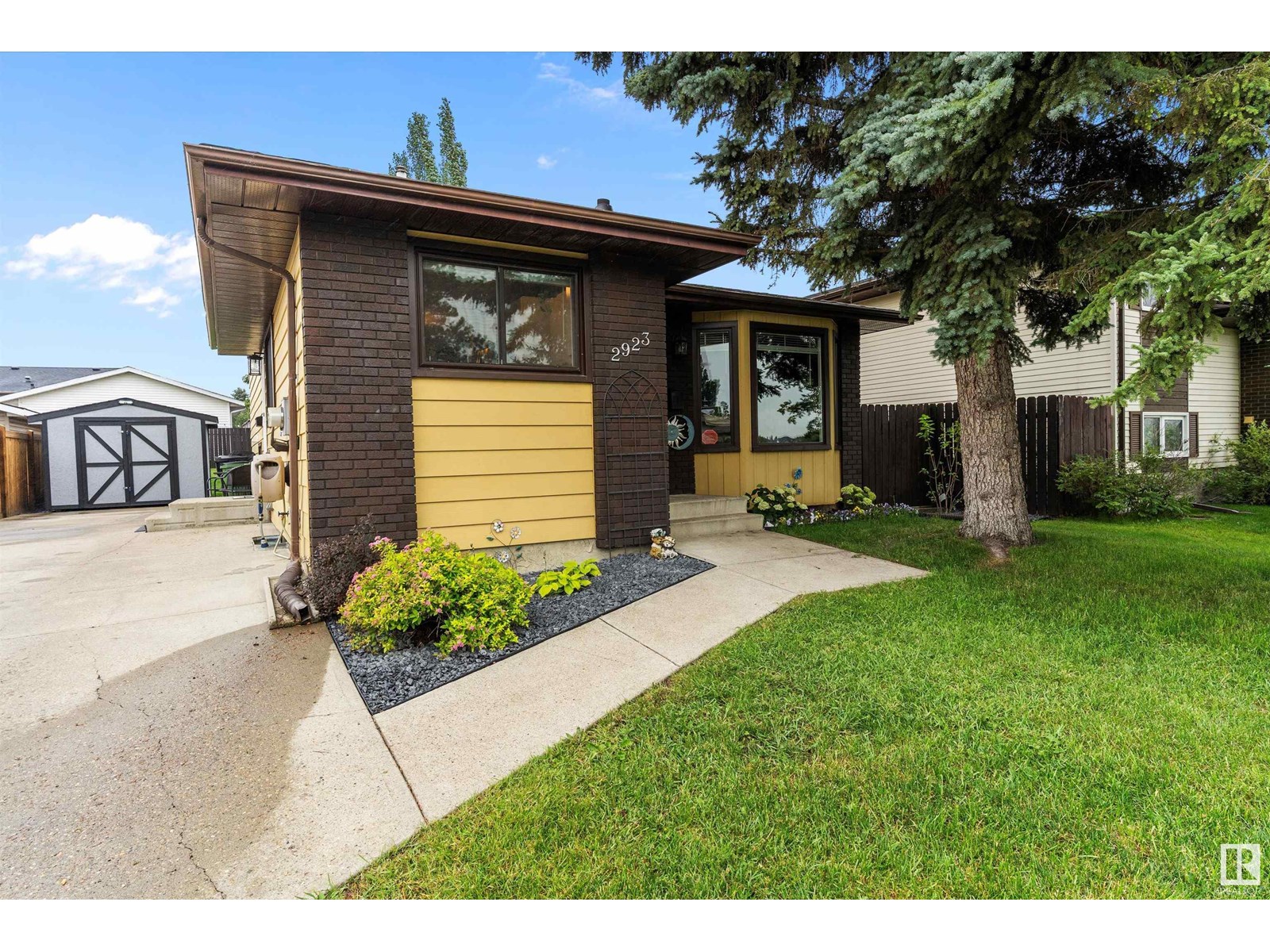 2923 149 AV NW