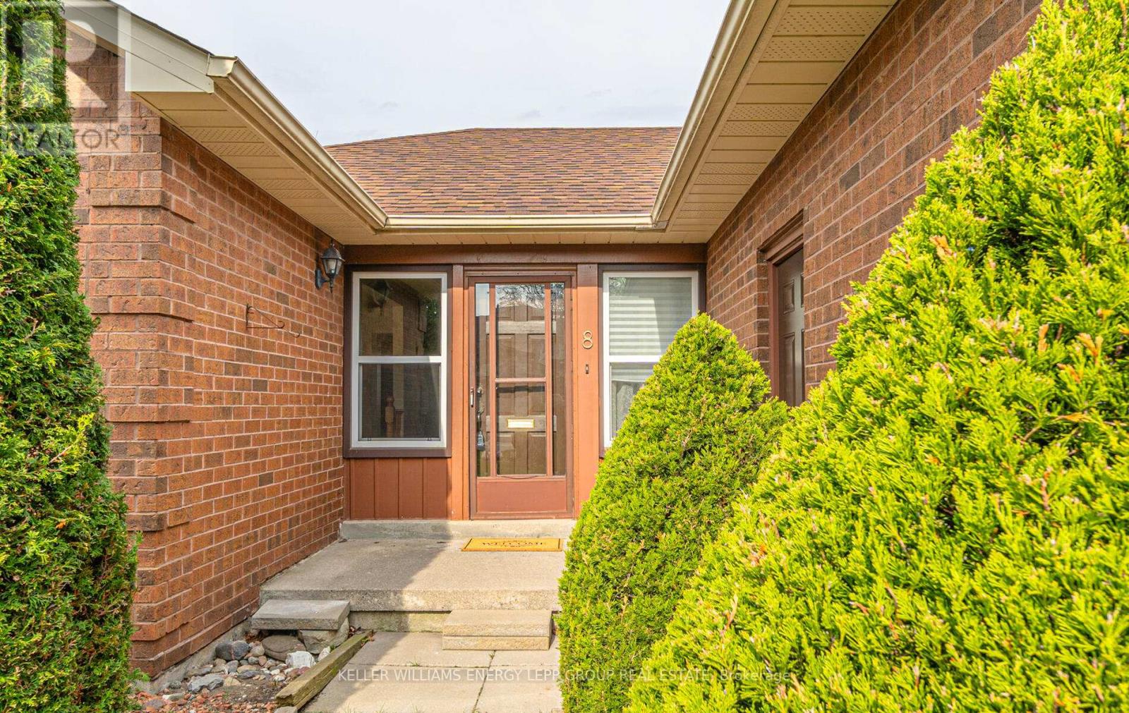 8 HIALEAH CRESCENT