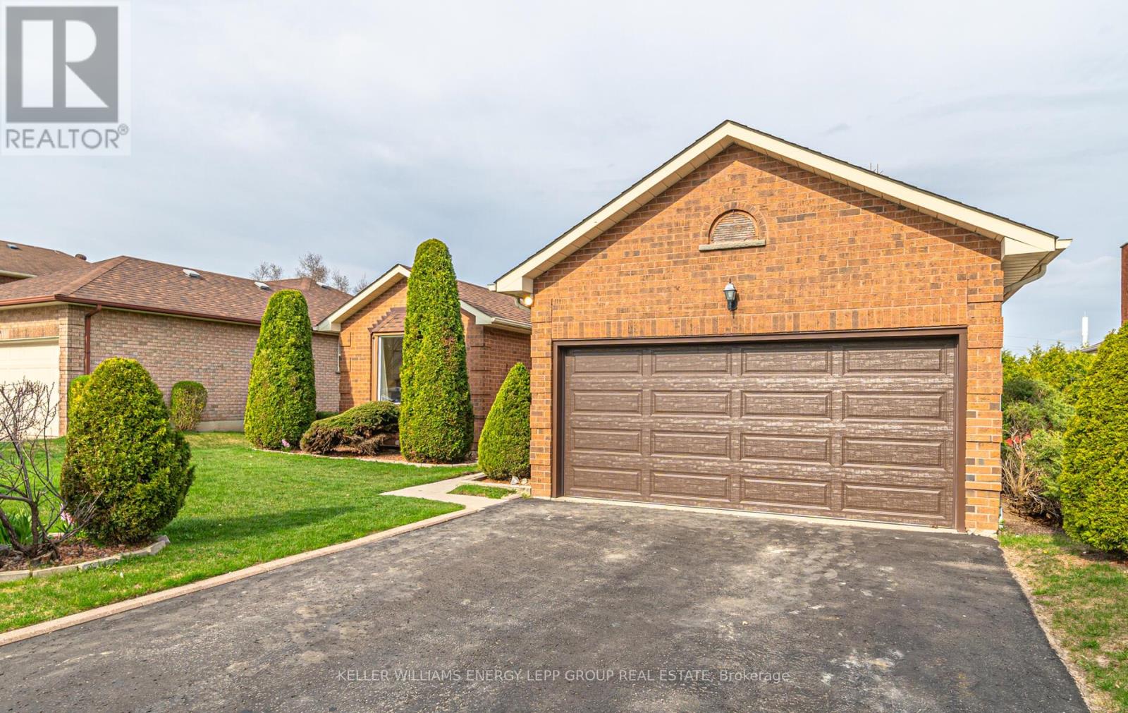 8 HIALEAH CRESCENT