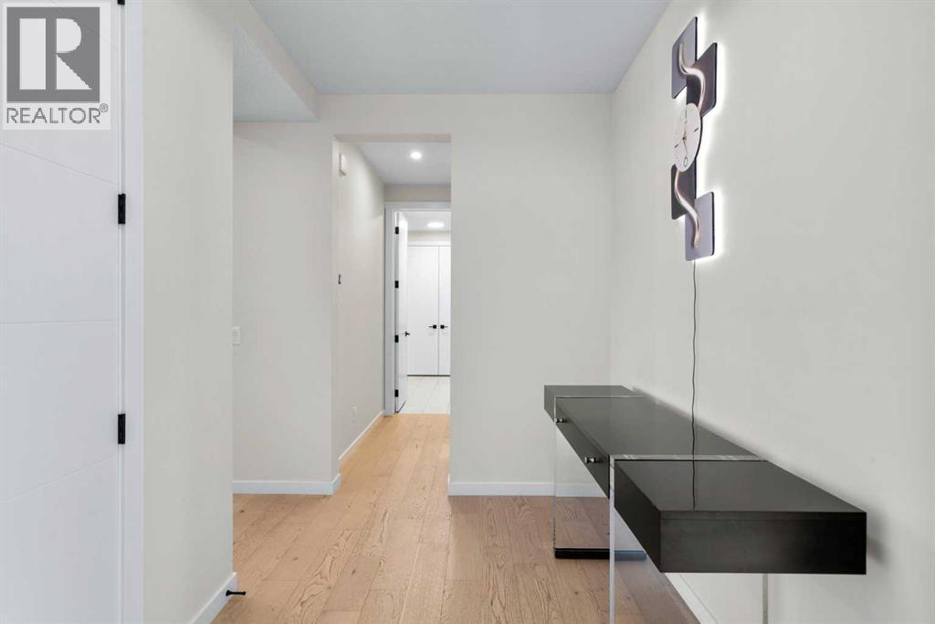 1104 Cranbrook Gardens SE