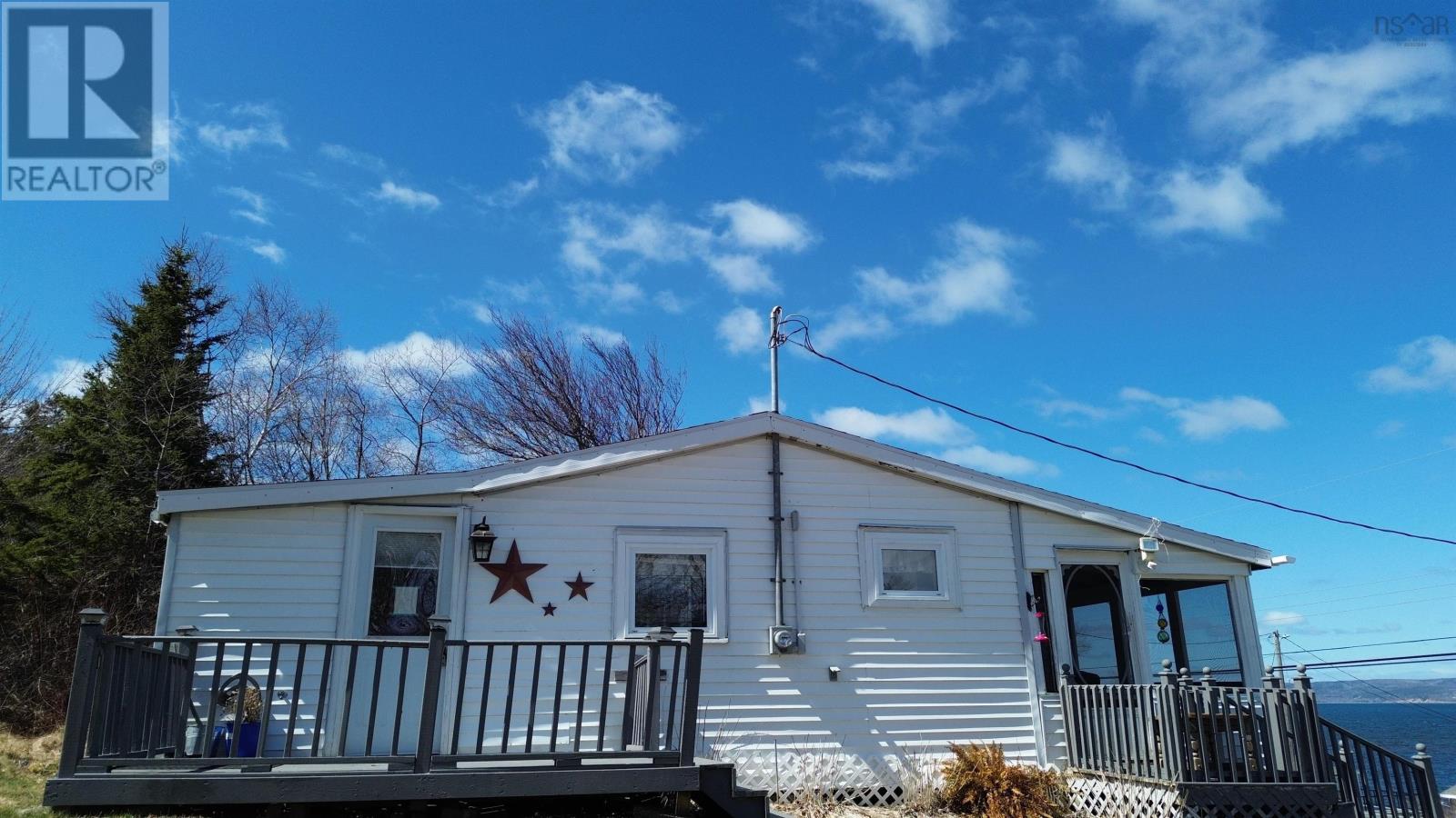 7403 East Bay Highway