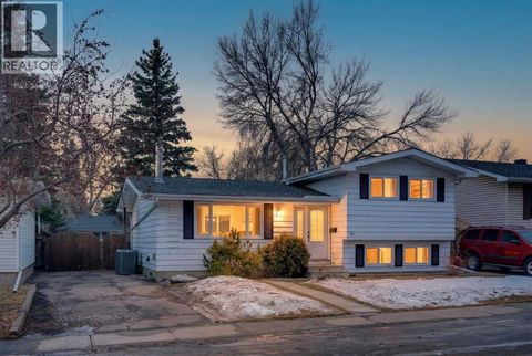 127 Lynnview Way SE Calgary AB T2C1T4