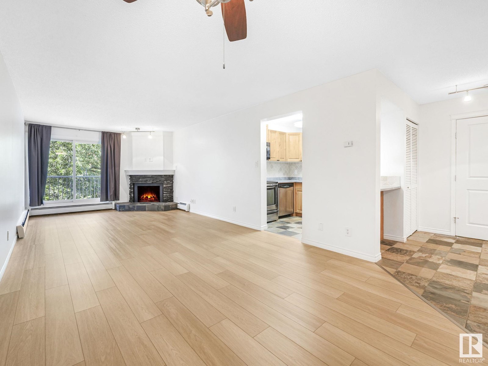 #402 10335 118 ST NW