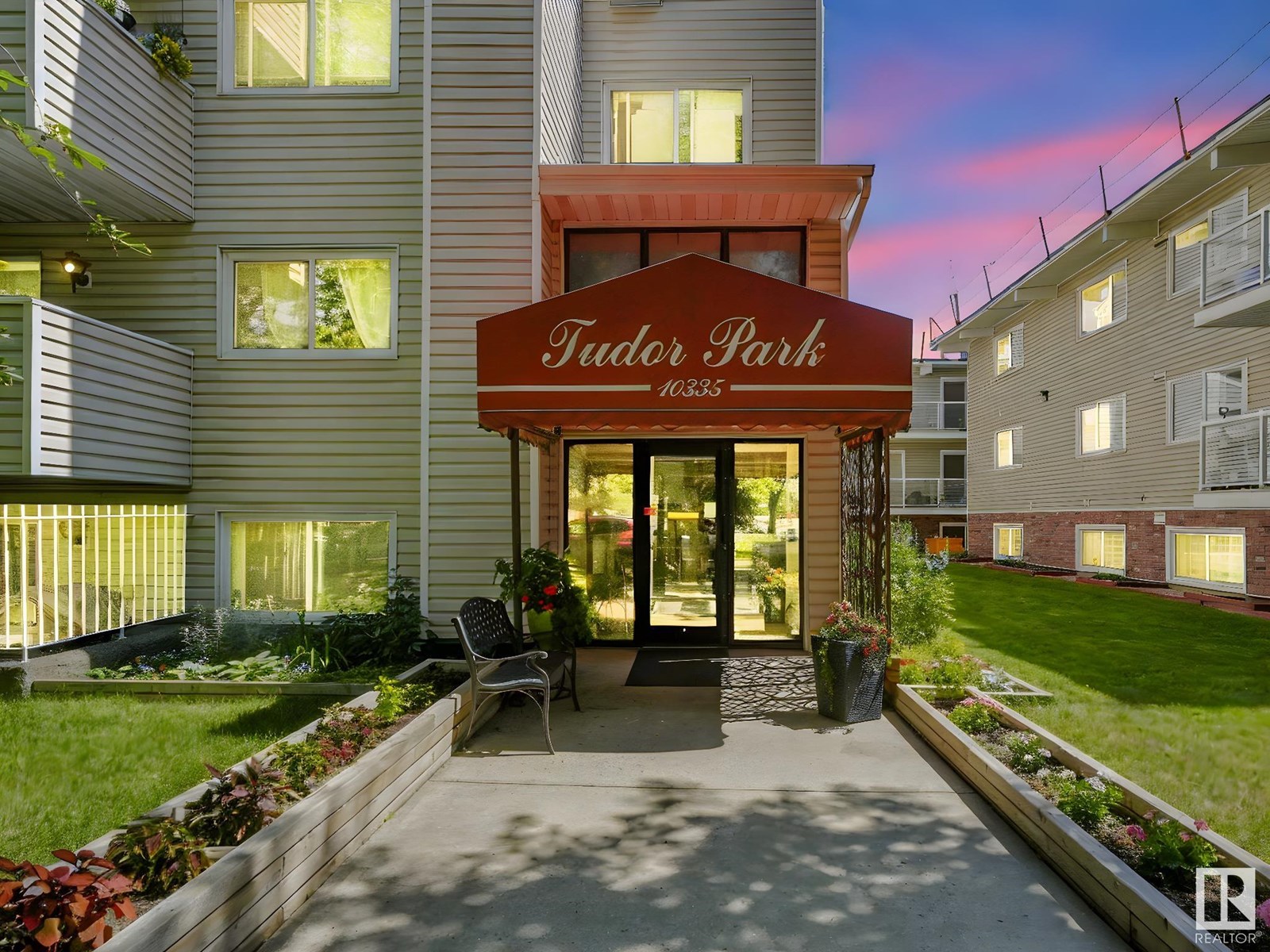#402 10335 118 ST NW