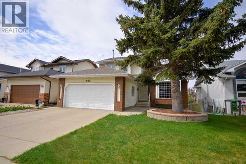 393 Hawktree Circle NW Calgary AB T3G2X9