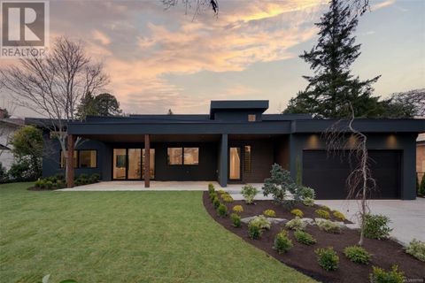 1542 Despard Ave Victoria BC V8S1T3