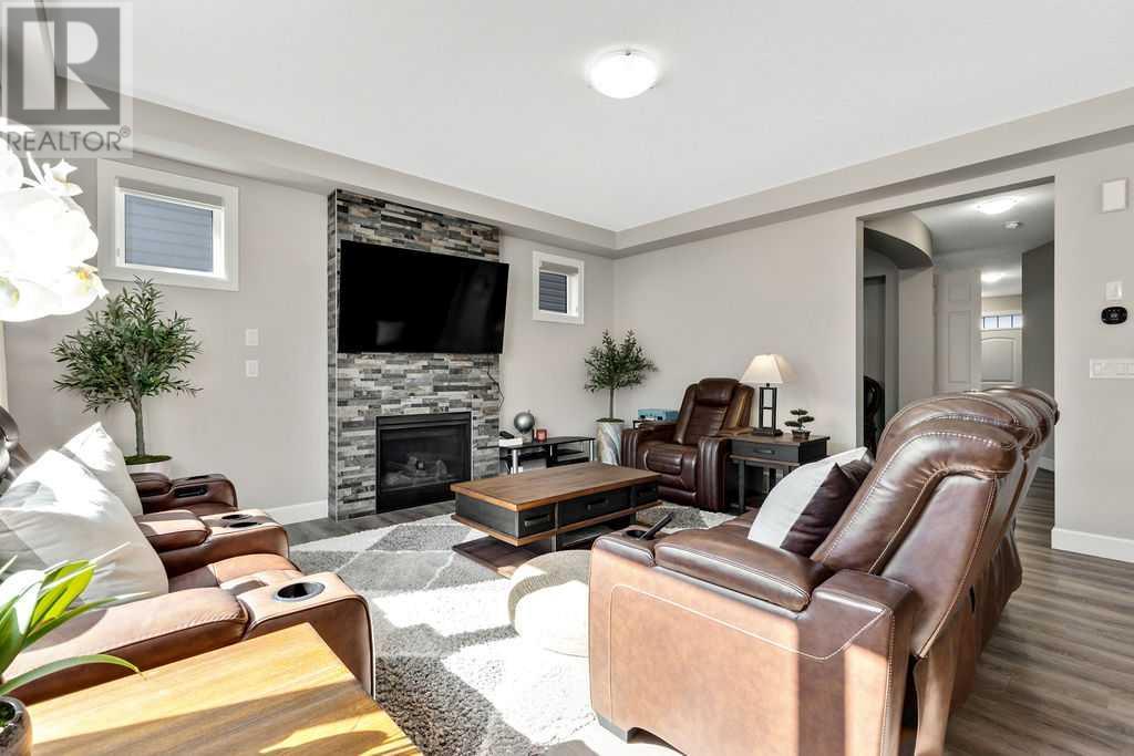 165 Carrington Close NW