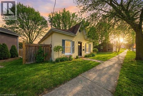 38 MOUNT PLEASANT Street Brantford ON N3T1S6