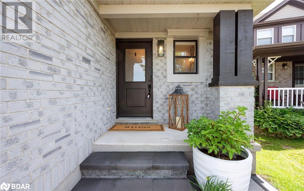 737 FAIRWAY Court