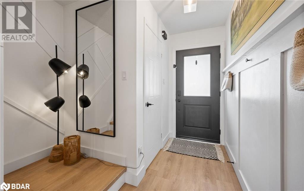 737 FAIRWAY Court