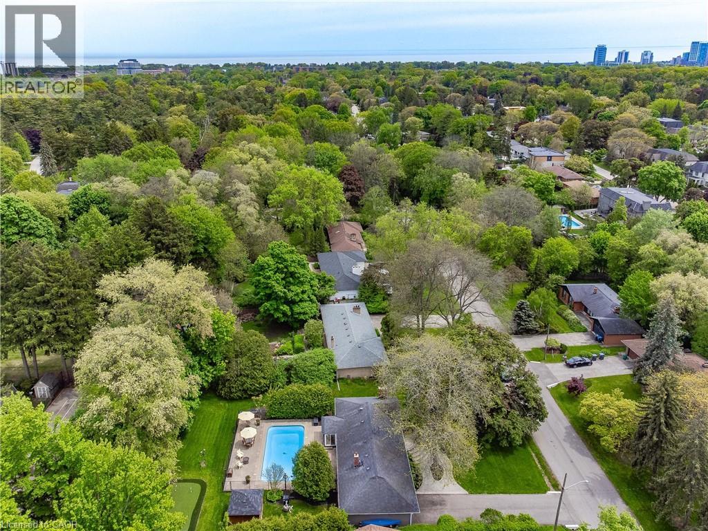 1589 CREDITON Parkway