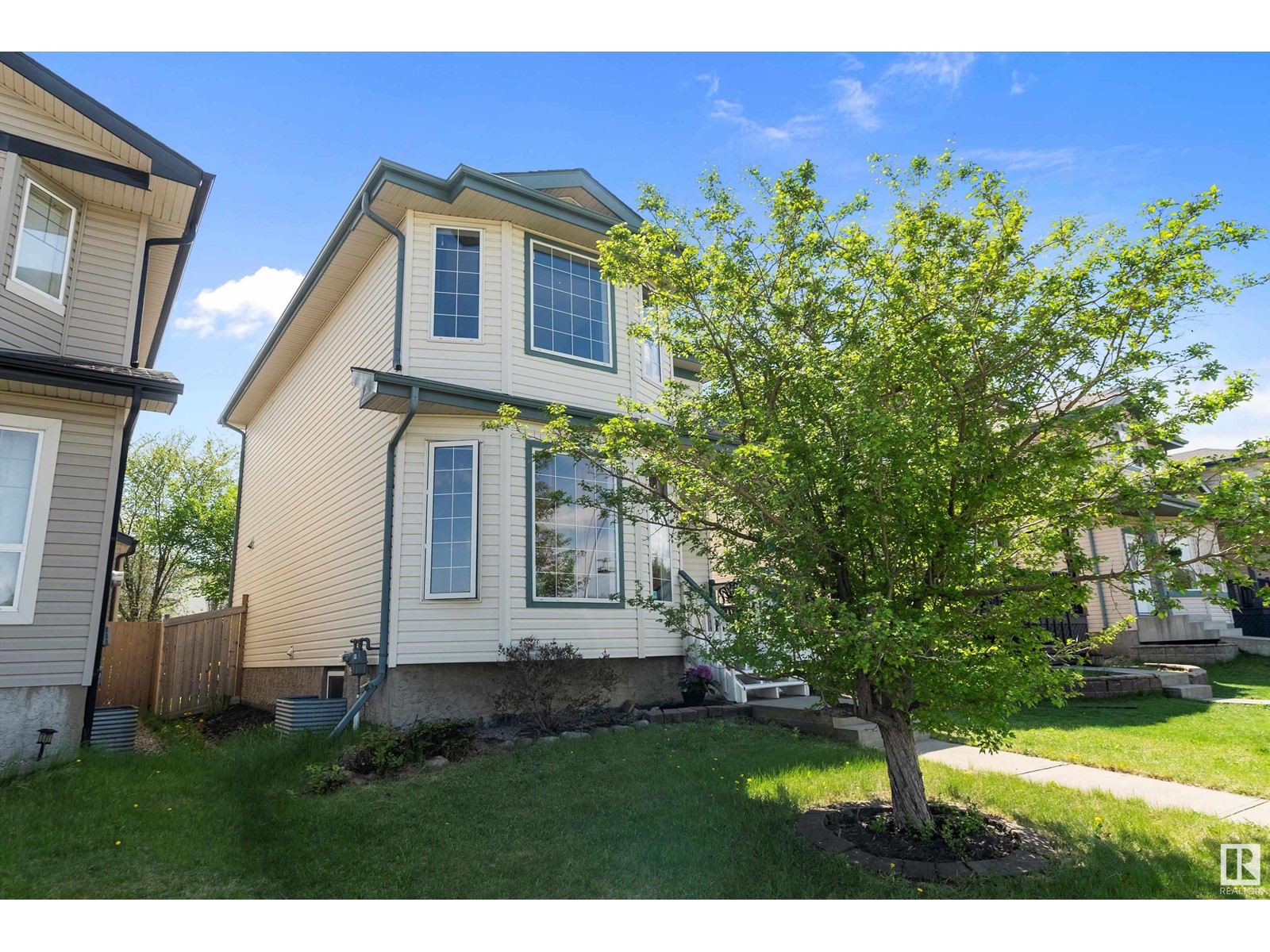 1107 HYNDMAN RD NW