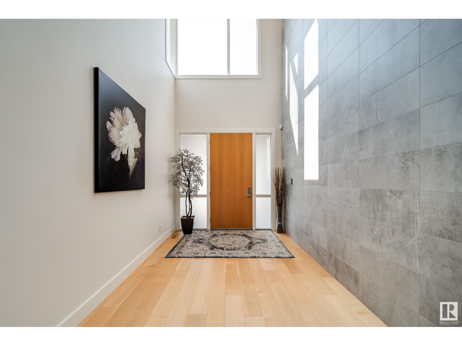 705 HOWATT DR SW