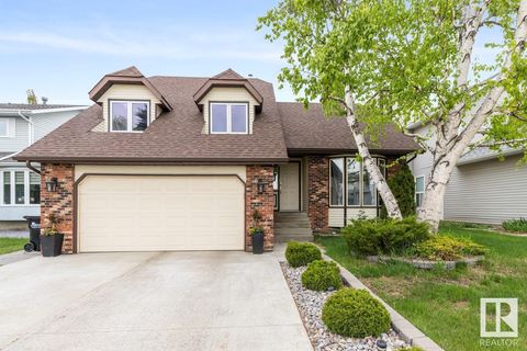 651 VILLAGE DR Sherwood Park AB T8A4K7
