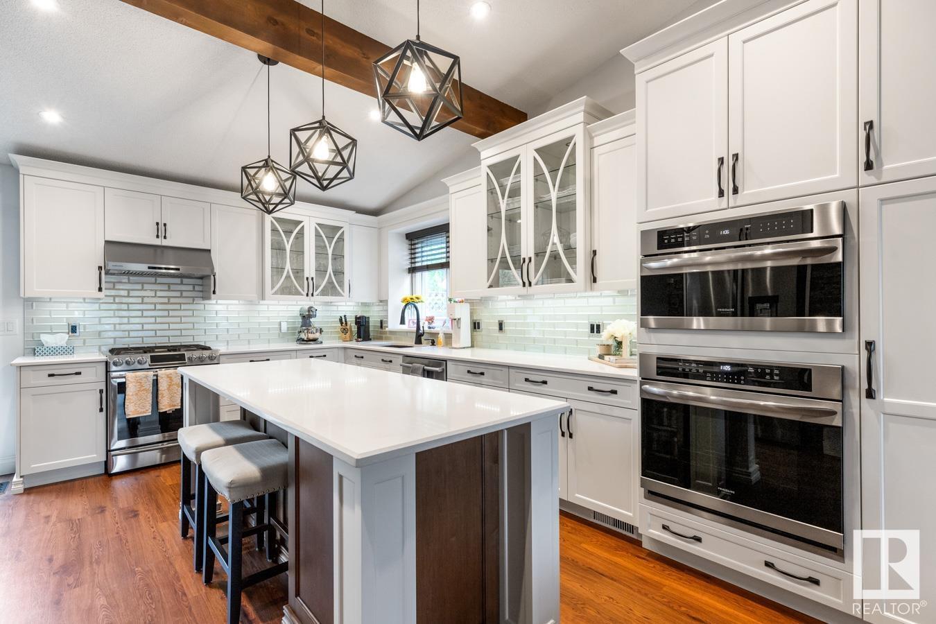 651 VILLAGE DR