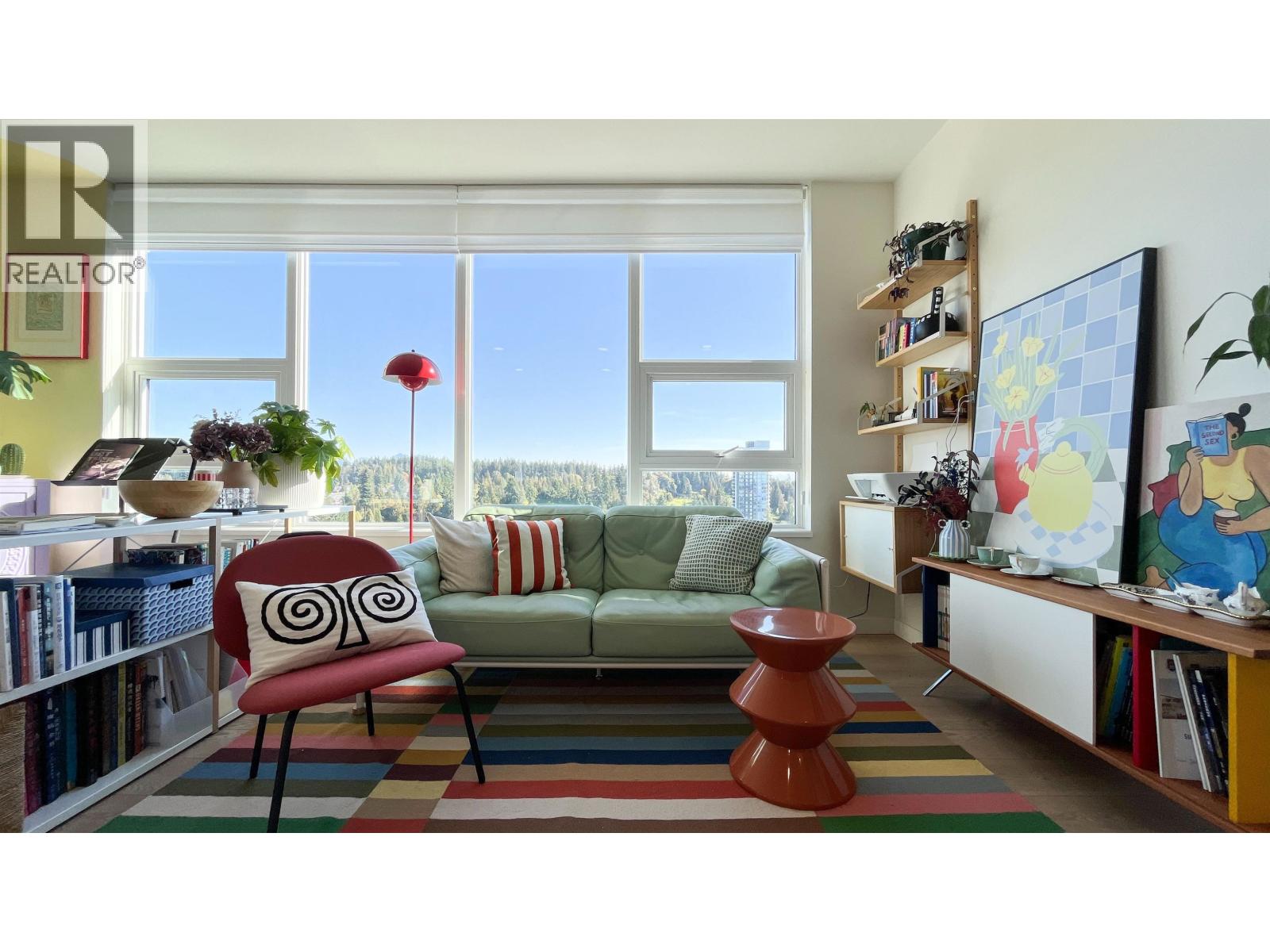 2304 530 WHITING WAY