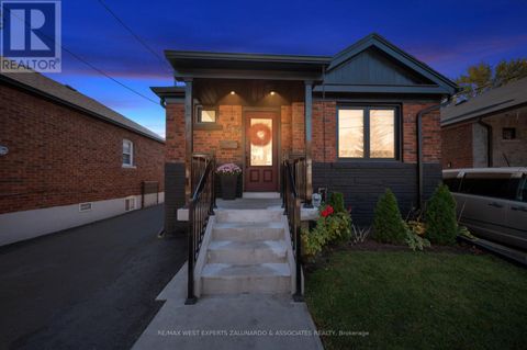 69 FOXWELL STREET Toronto (Rockcliffe-Smythe) ON M6N1Y9