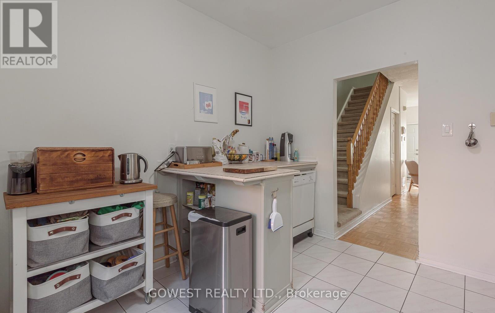 B - 1538 DUPONT STREET