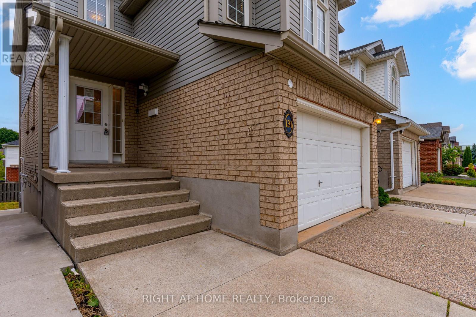 131 PEACH BLOSSOM CRESCENT