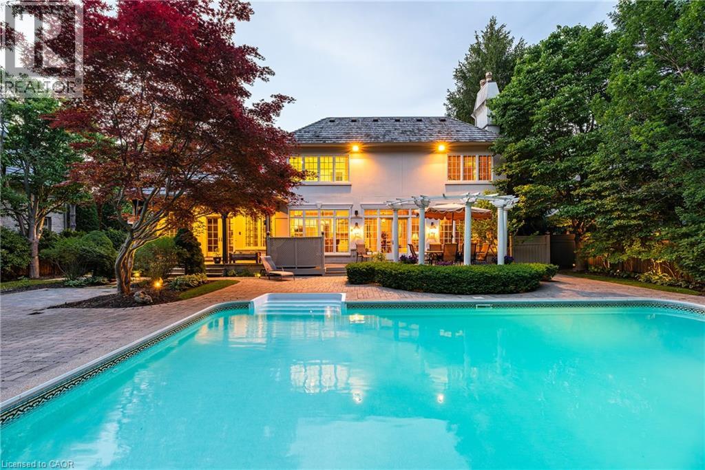 122 LISONALLY Court