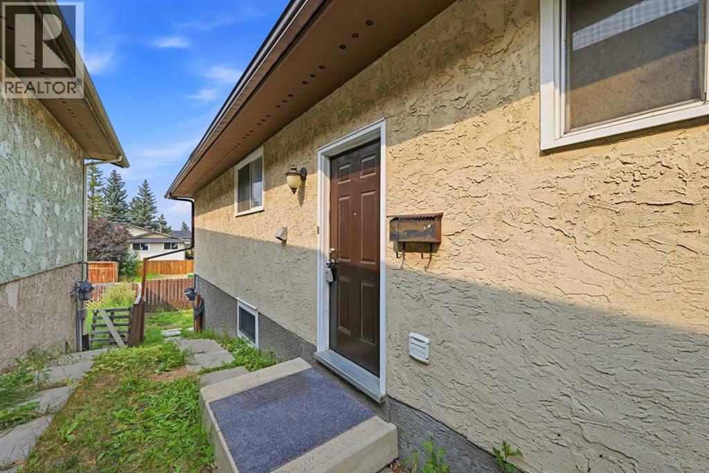 228 Berwick Drive NW