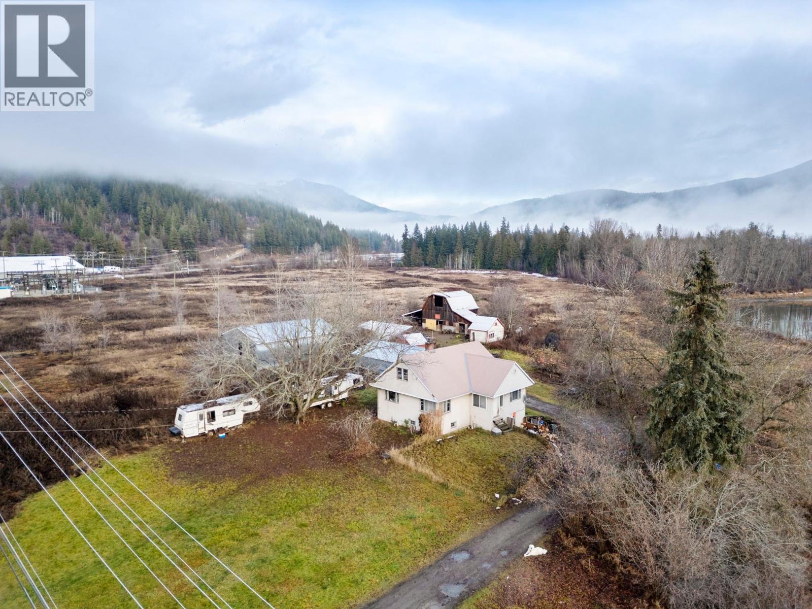 1513 Solsqua Sicamous Road
