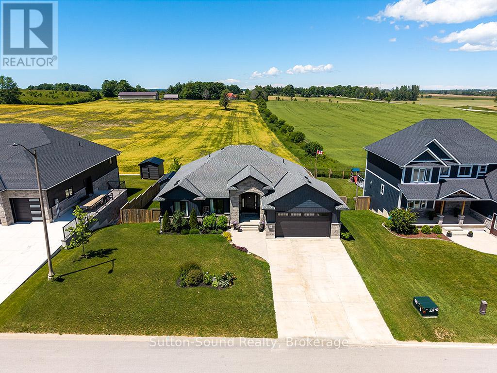 32 CHESTNUT HILL CRESCENT