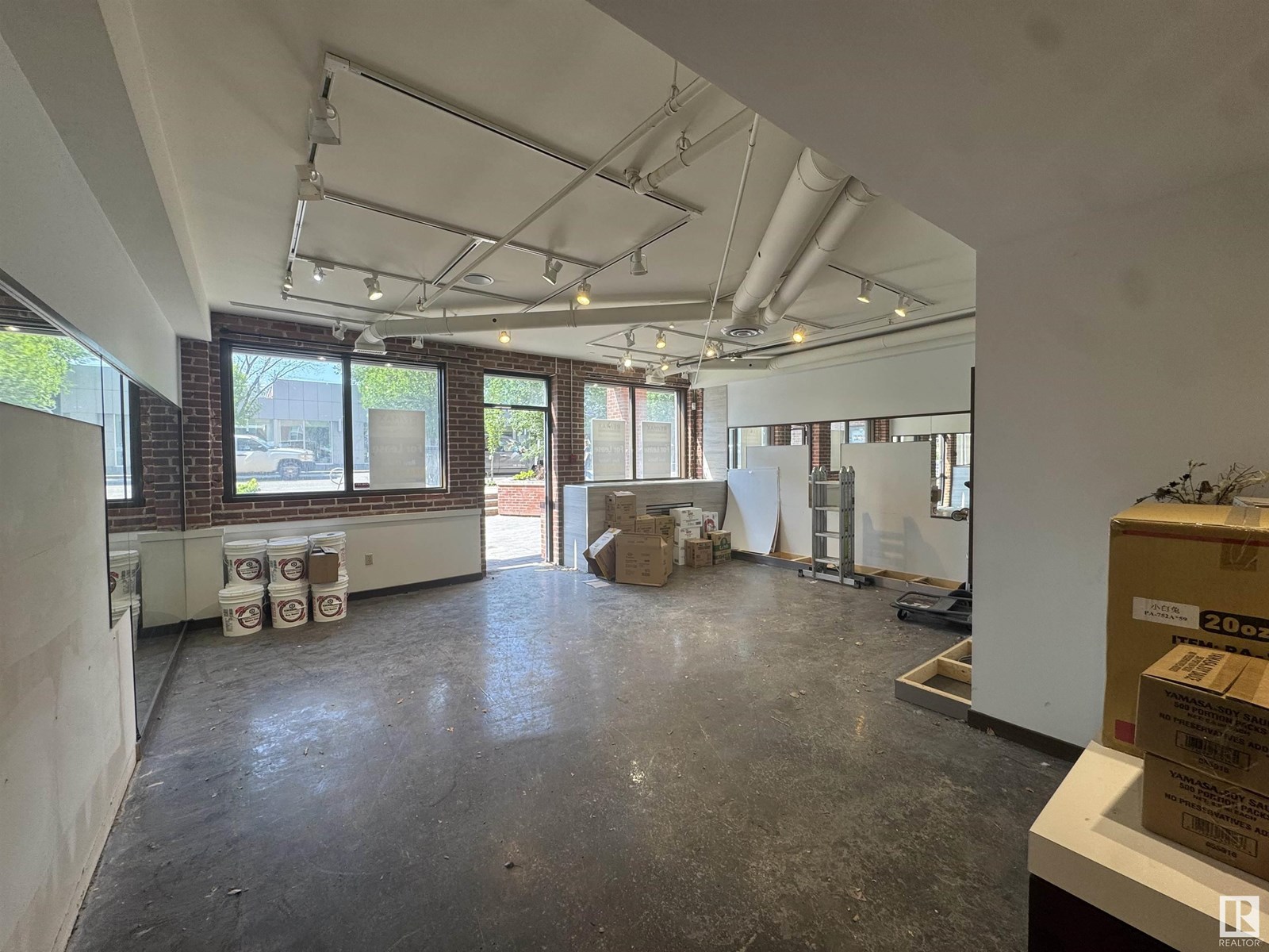 10724 82 AV NW
