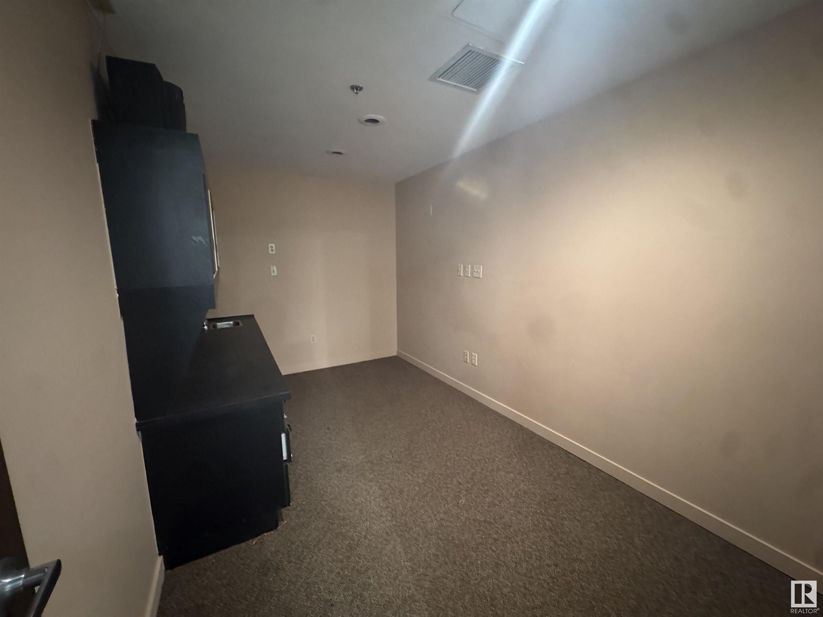10724 82 AV NW